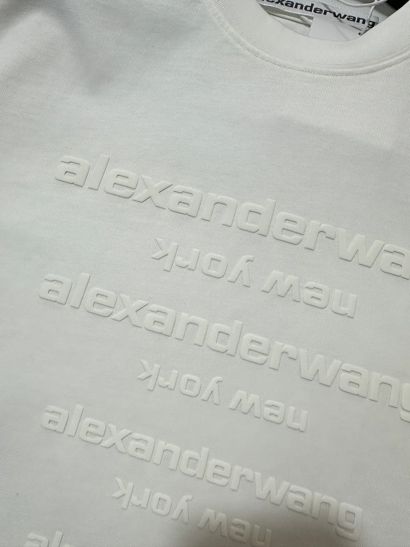￼ 145- New Arrival g Alexander wang 2026fw New Arrival T : 2*2 g Color Change Same Style Color: Black White Size: XS S M L XL